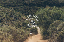 Load image into Gallery viewer, The Women's Apres Hoodie in Salt and Pepper Fleece