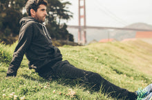 Load image into Gallery viewer, The Men&#39;s Apres Sweatpant in Salt and Pepper Fleece
