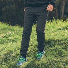 Load image into Gallery viewer, The Men&#39;s Apres Sweatpant in Salt and Pepper Fleece
