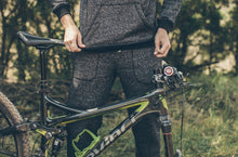 Load image into Gallery viewer, The Women&#39;s Apres Sweatpant in Salt and Pepper Fleece
